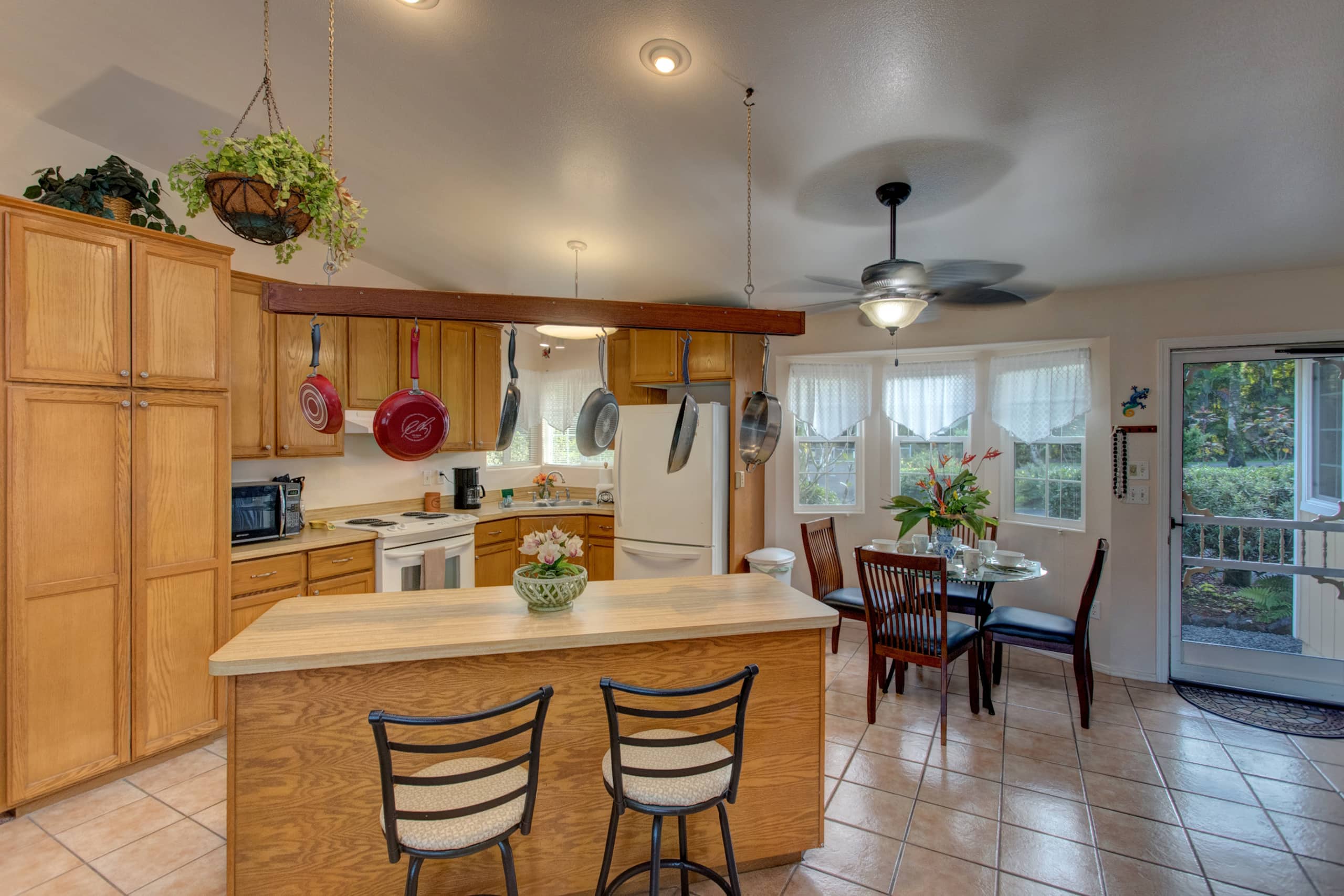 Home in Keaau · ★4.55 · 3 bedrooms · 3 beds · 2 shared baths - Image 30