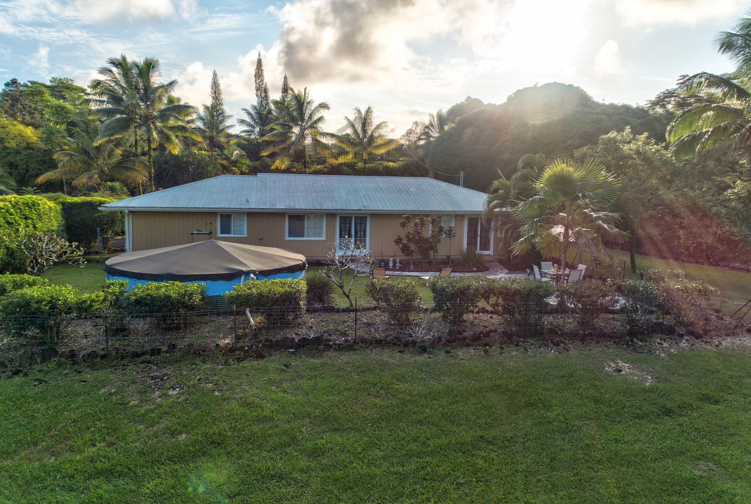 Home in Keaau · ★4.55 · 3 bedrooms · 3 beds · 2 shared baths - Image 8