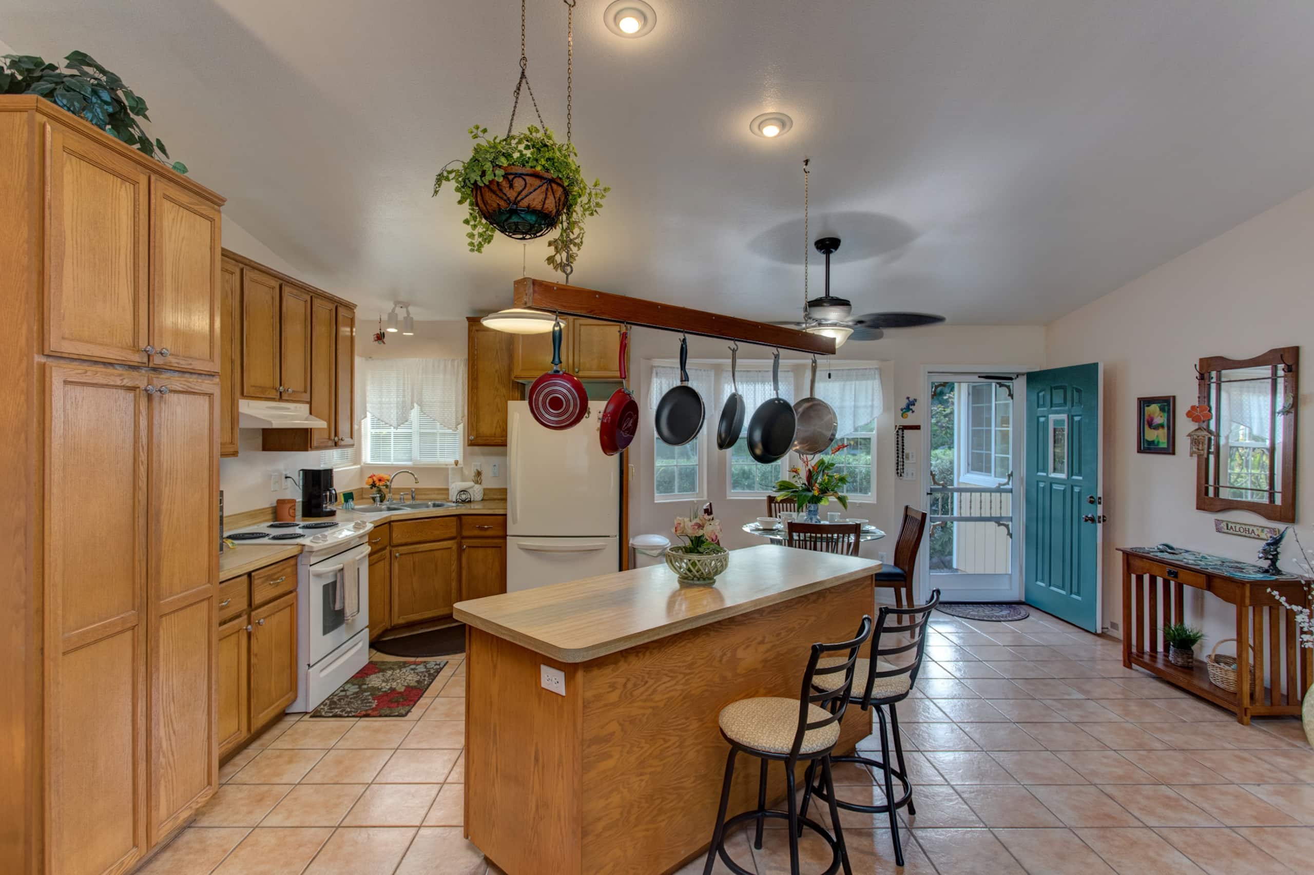 Home in Keaau · ★4.55 · 3 bedrooms · 3 beds · 2 shared baths - Image 32