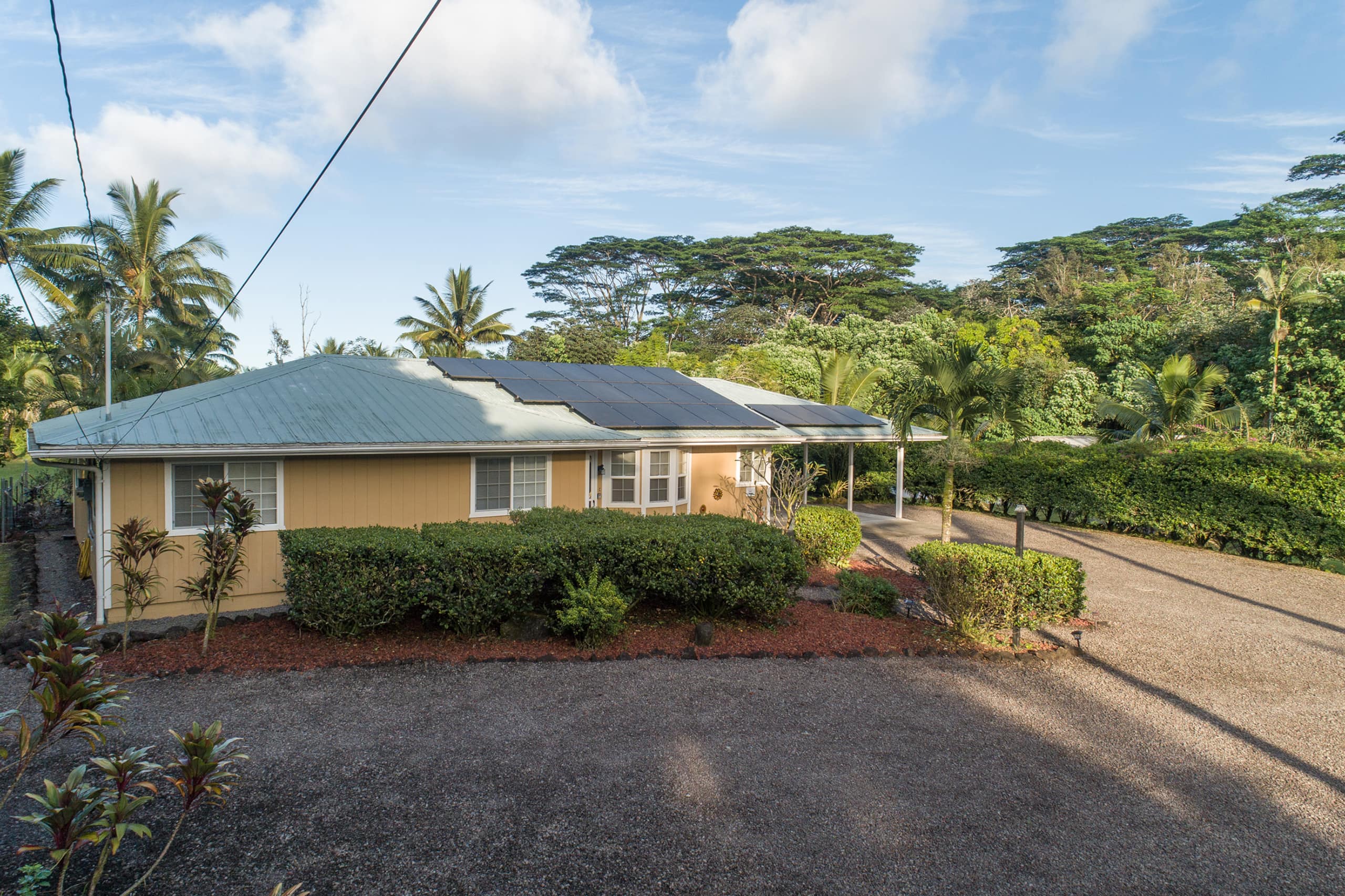 Home in Keaau · ★4.55 · 3 bedrooms · 3 beds · 2 shared baths - Image 6