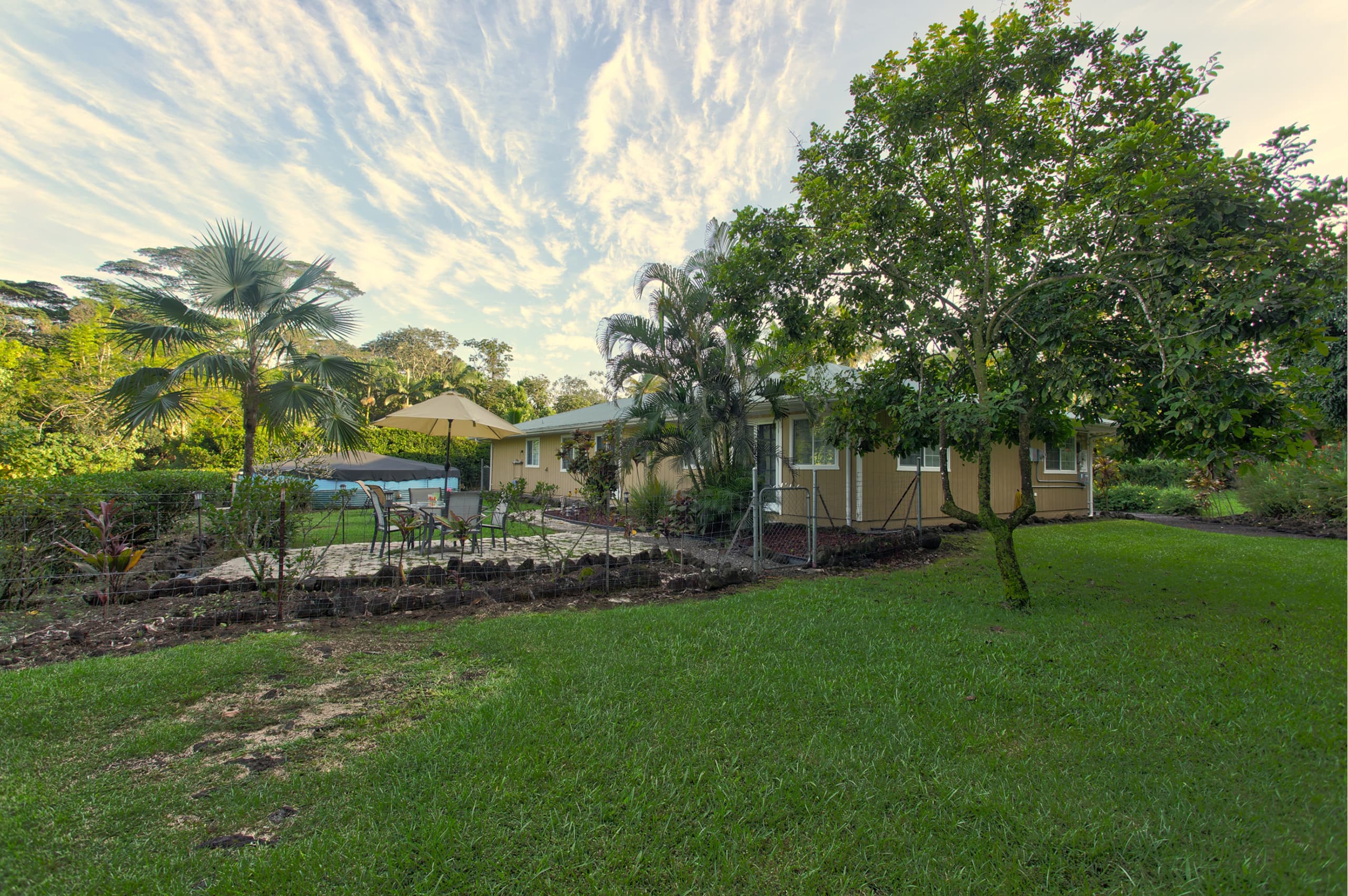 Home in Keaau · ★4.55 · 3 bedrooms · 3 beds · 2 shared baths - Image 12