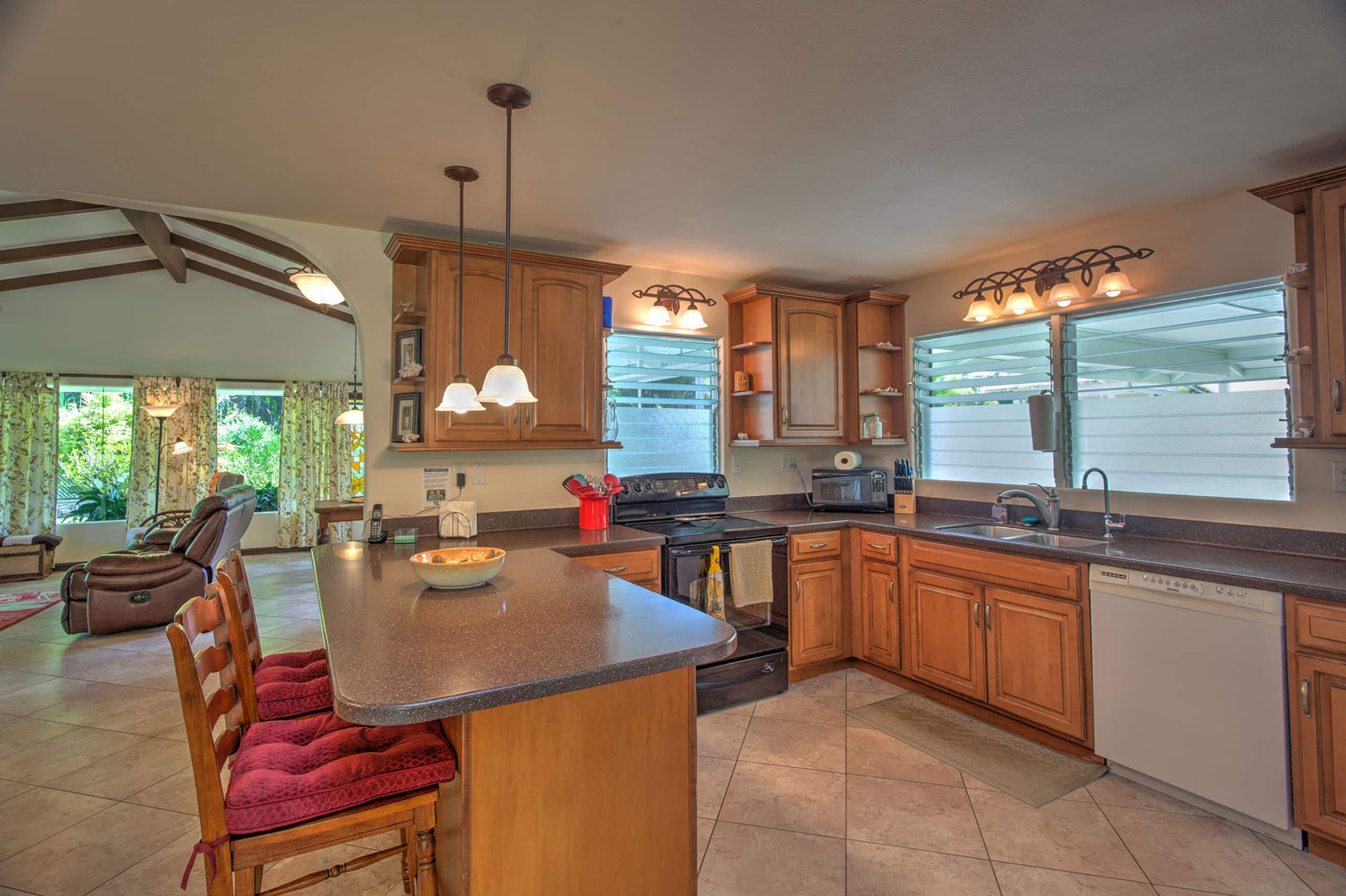 Home in Pahoa · ★4.94 · 3 bedrooms · 3 beds · 3 private baths - Image 14