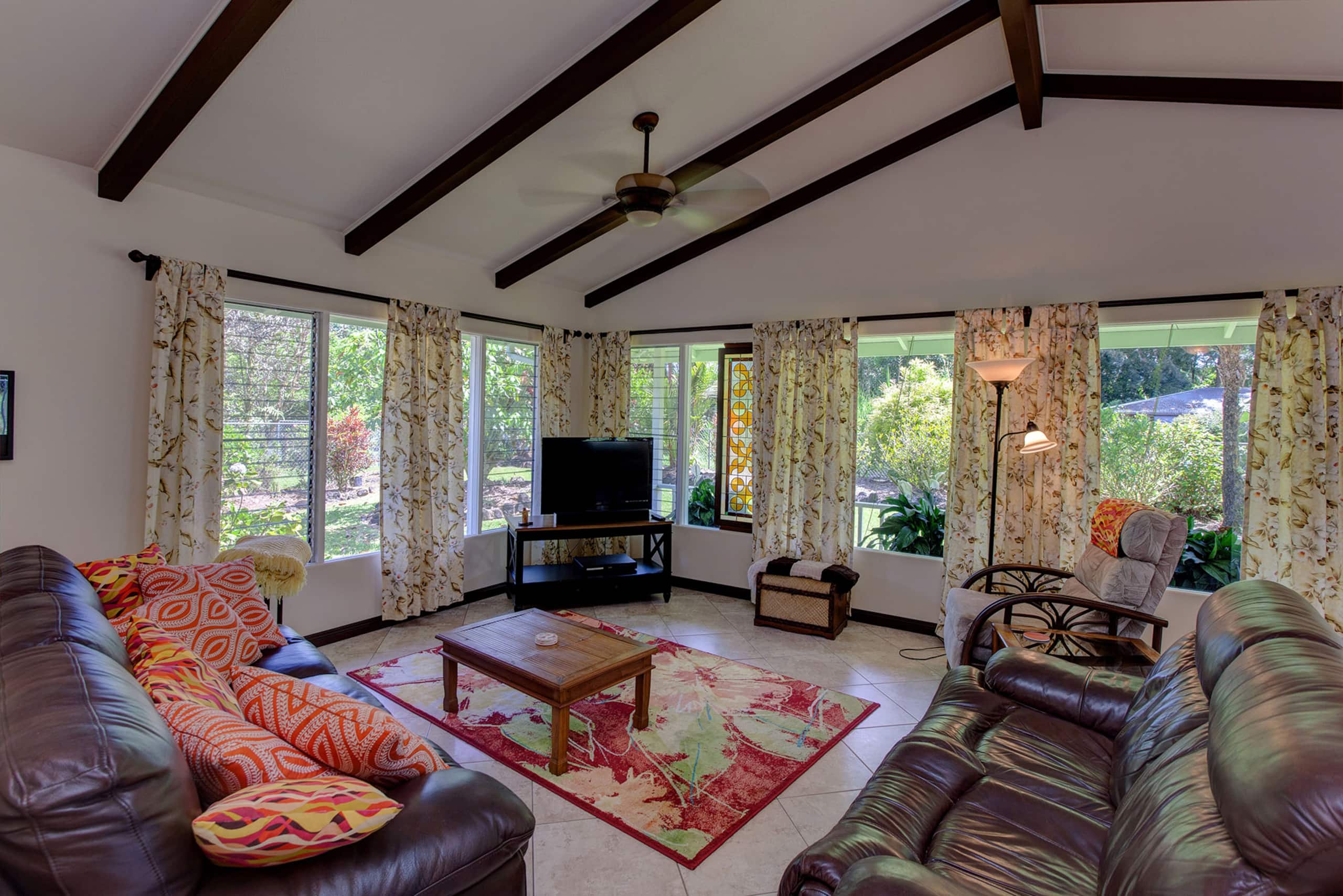 Home in Pahoa · ★4.94 · 3 bedrooms · 3 beds · 3 private baths - Image 11