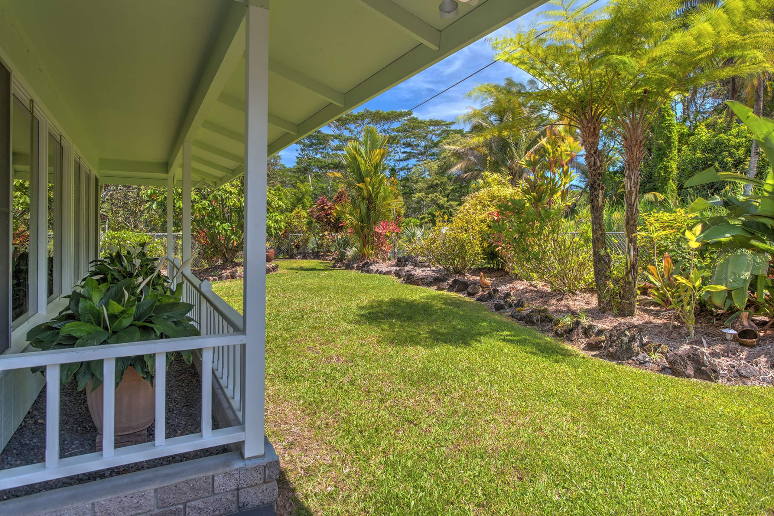 Home in Pahoa · ★4.94 · 3 bedrooms · 3 beds · 3 private baths - Image 2
