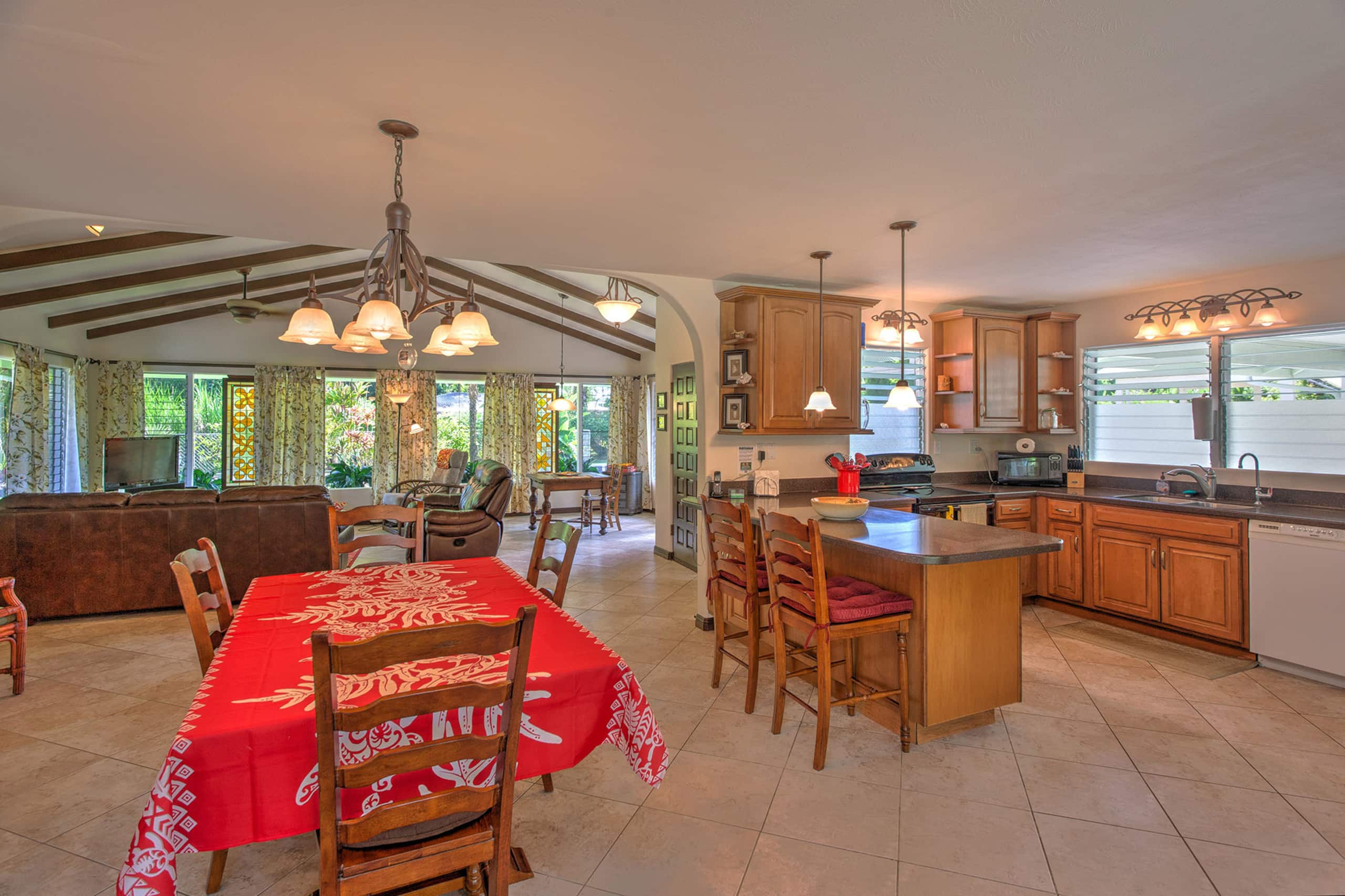 Home in Pahoa · ★4.94 · 3 bedrooms · 3 beds · 3 private baths - Image 10