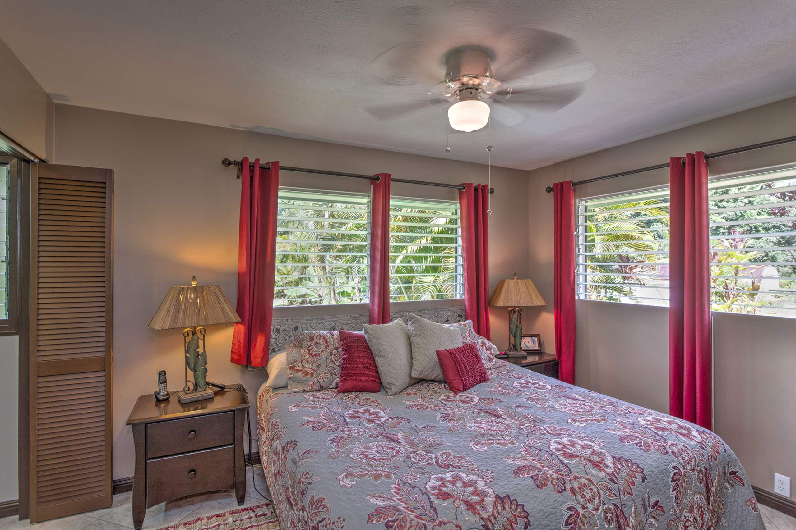 Home in Pahoa · ★4.94 · 3 bedrooms · 3 beds · 3 private baths - Image 17