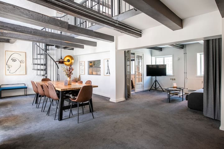 The Churchill Penthouse by Daniel&Jacob’s