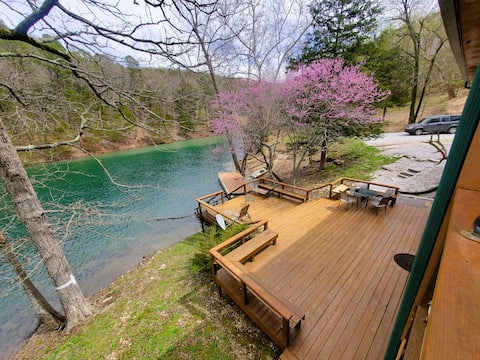 Hamley Lakefront Retreat on 145 Peaceful Acres