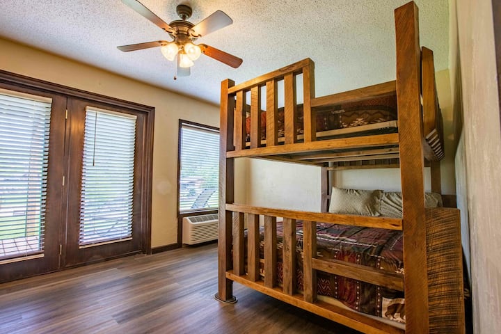 上下铺的另一处景观