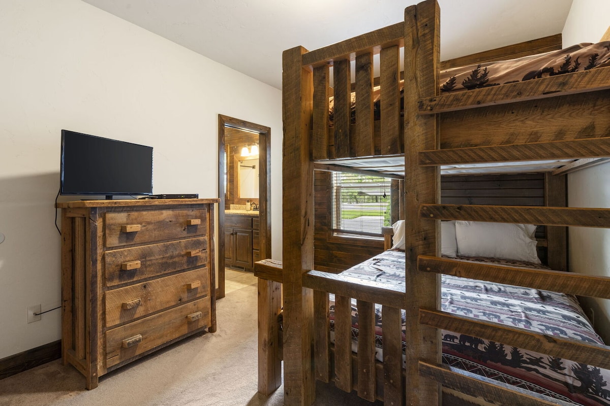 غرفة بطابقين كاملة في الطابق الرئيسي