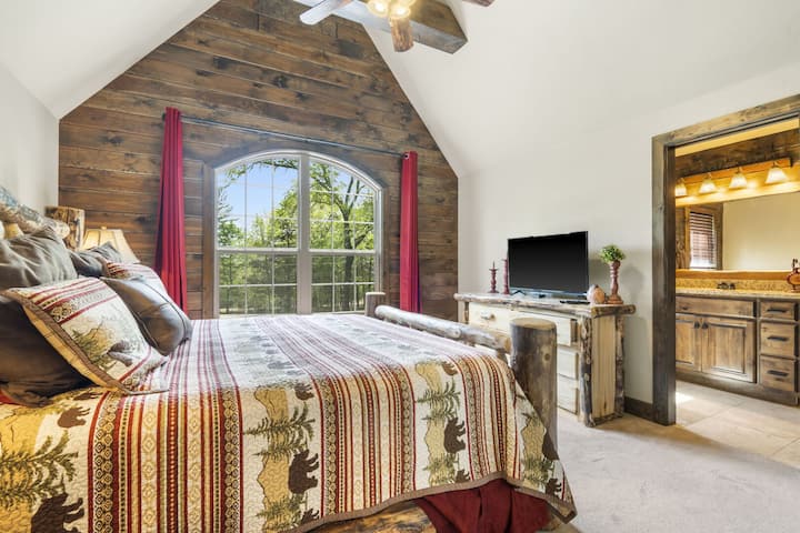 2nd Upper level King Suite