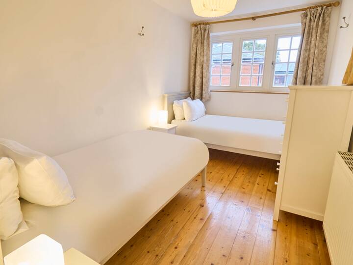 Კუთხის კოტეჯი, კენტერბერი - მასპინძელი და საცხოვრებელი