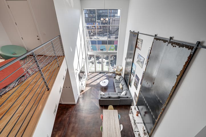 Updated Designer Duplex In Fulton Market W/parking