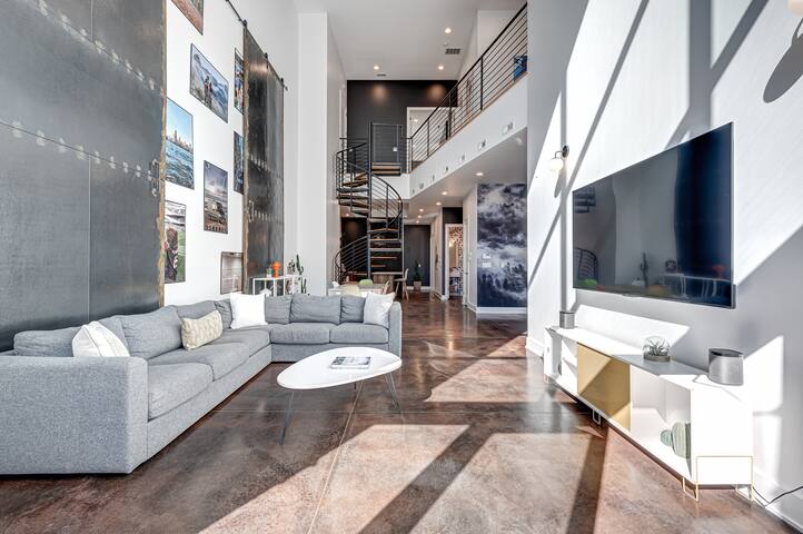 Updated Designer Duplex In Fulton Market W/parking gallery image 4
