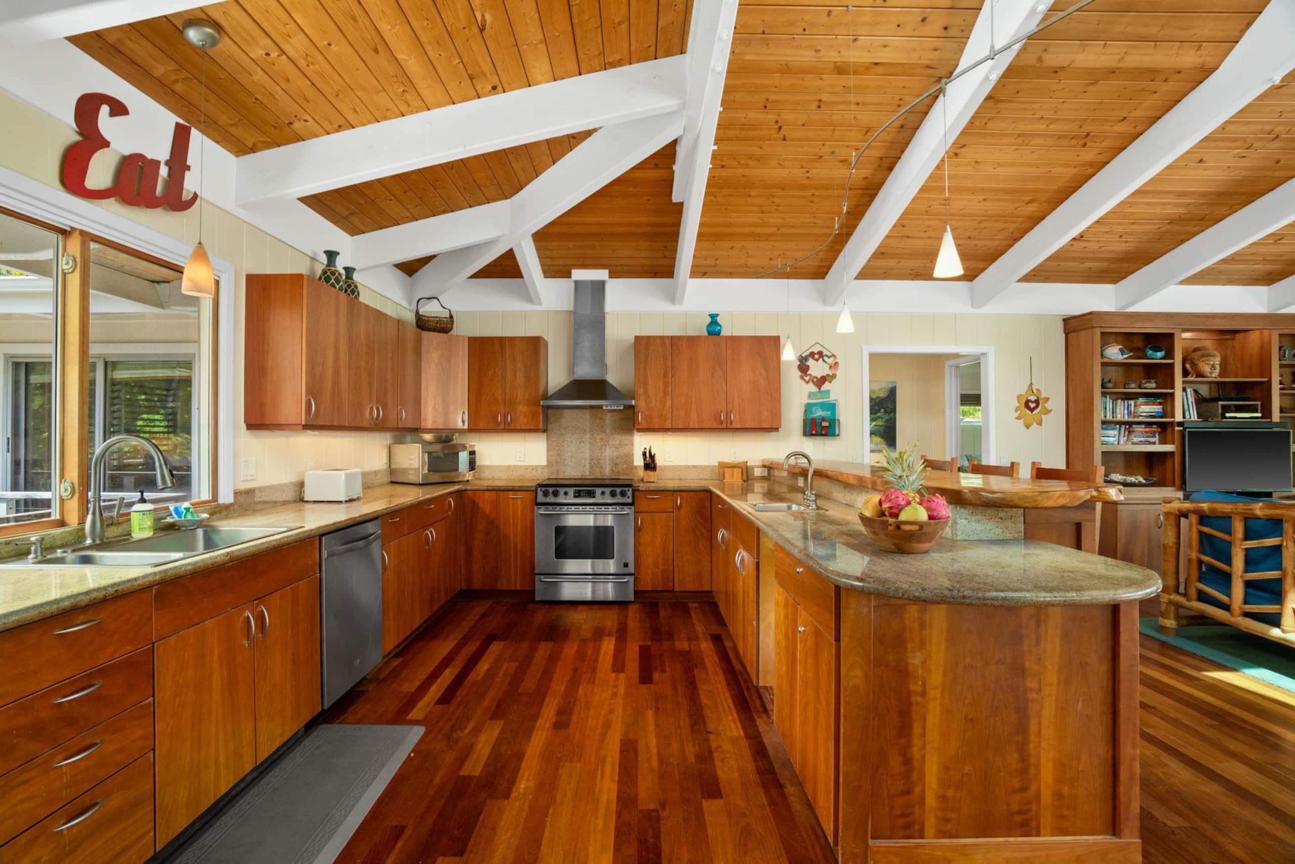 Home in Hanalei · ★4.89 · 3 bedrooms · 5 beds · 3 baths - Photo 18