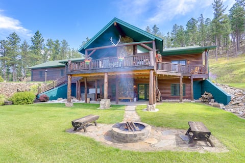 Black Hills Cabin: Hot Tub, Fishing Pond & Deck