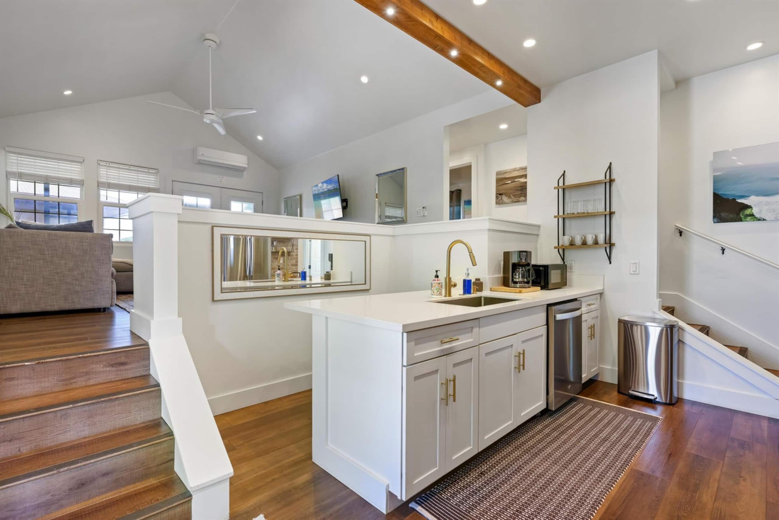 Home in Wailuku · ★4.95 · 2 bedrooms · 3 beds · 1 bath - Image 5