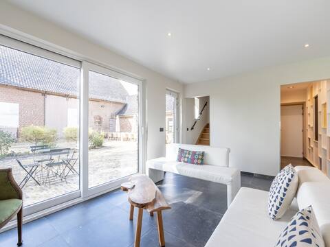 Top performing Airbnb: Mansion in Roesbrugge with Garden in West Vlaanderen