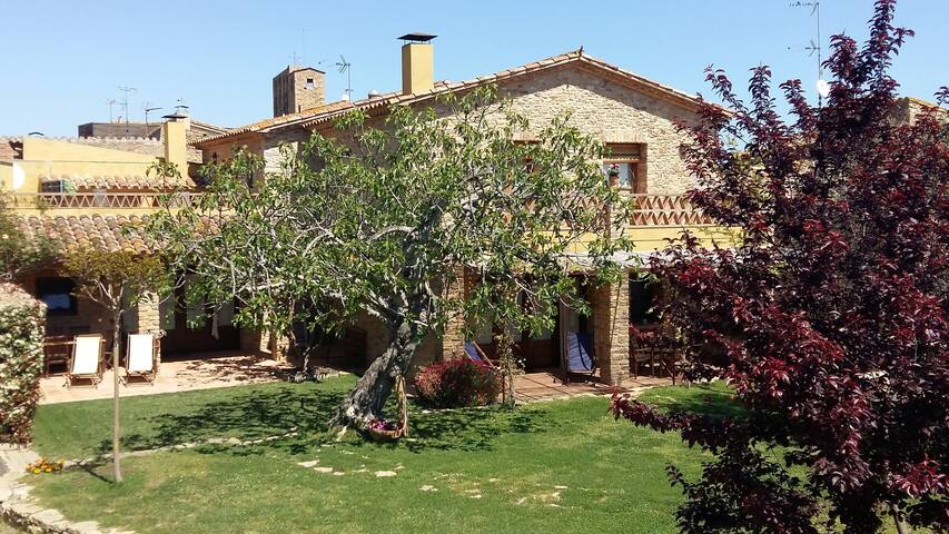 Rural House In Costa Brava – 6/8 Pax