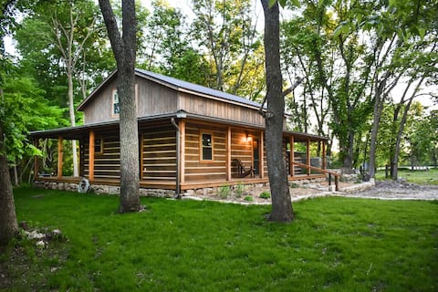 Private Chase County Cabin on Middle Creek!