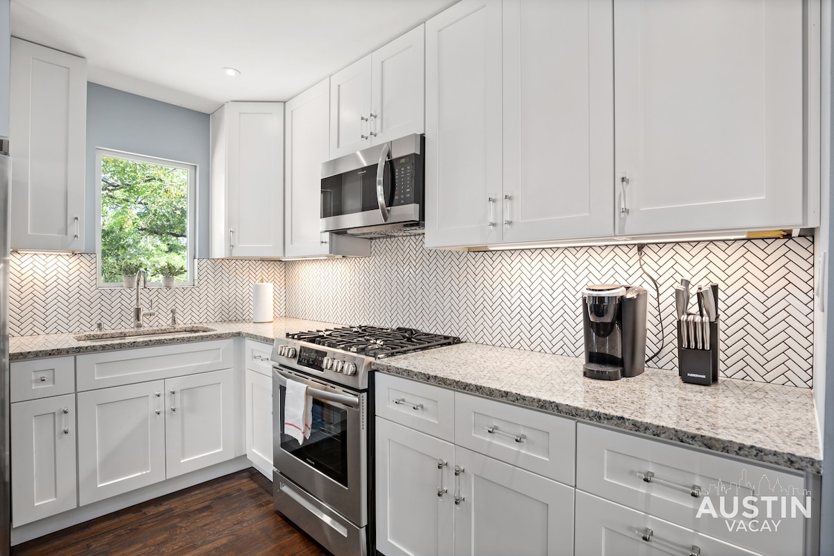 Gorgeous East Central Austin 2BD Close to Downtown