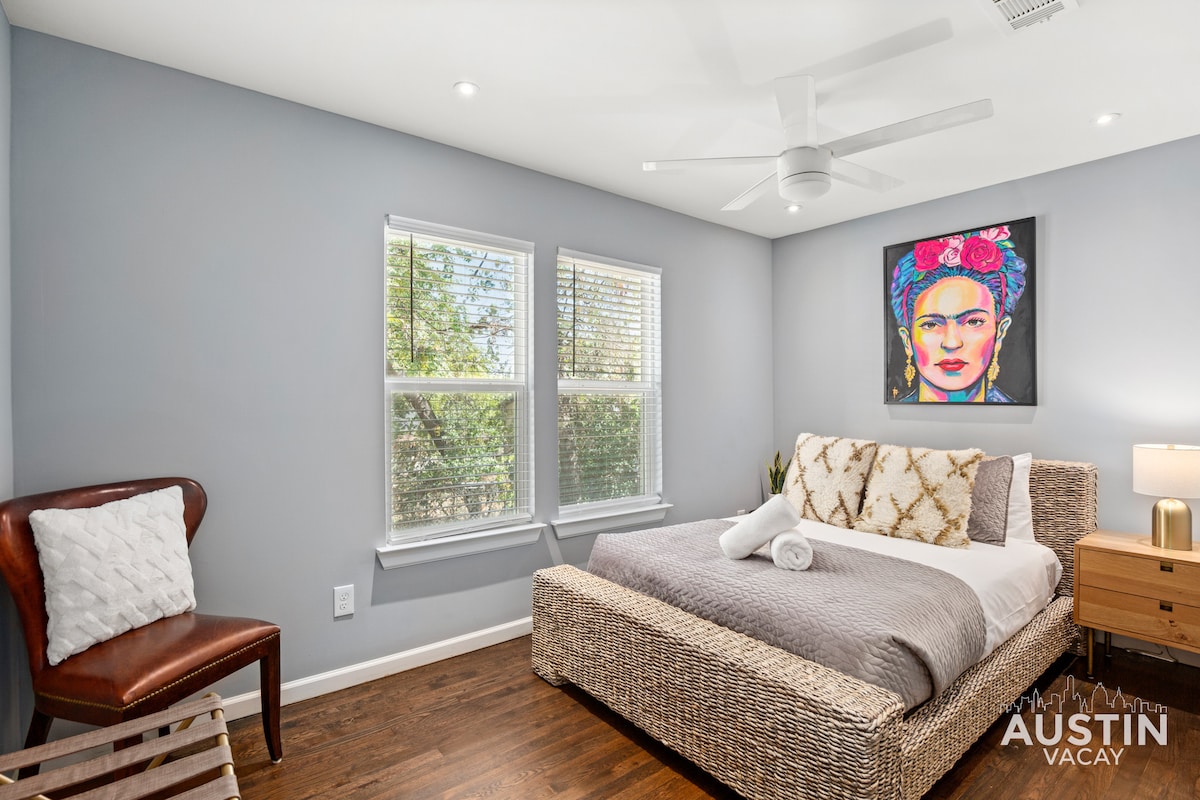 Gorgeous East Central Austin 2BD Close to Downtown