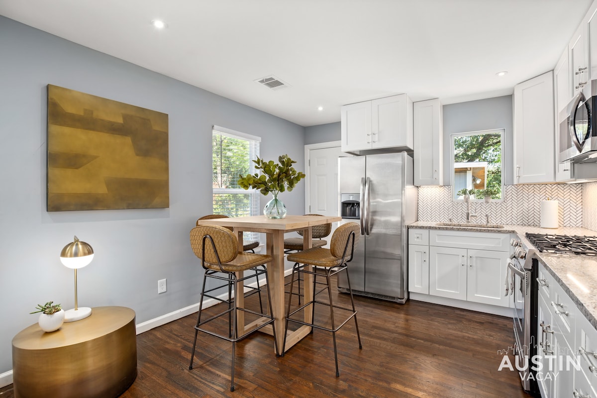 Gorgeous East Central Austin 2BD Close to Downtown