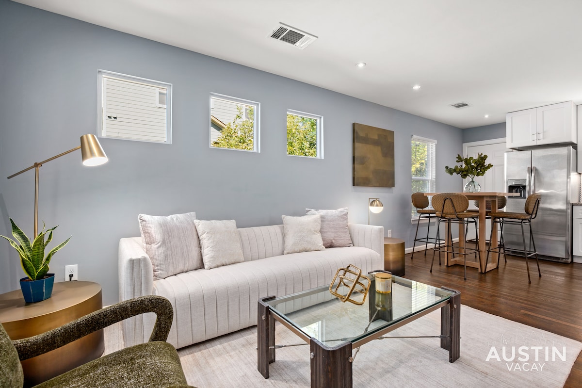 Gorgeous East Central Austin 2BD Close to Downtown