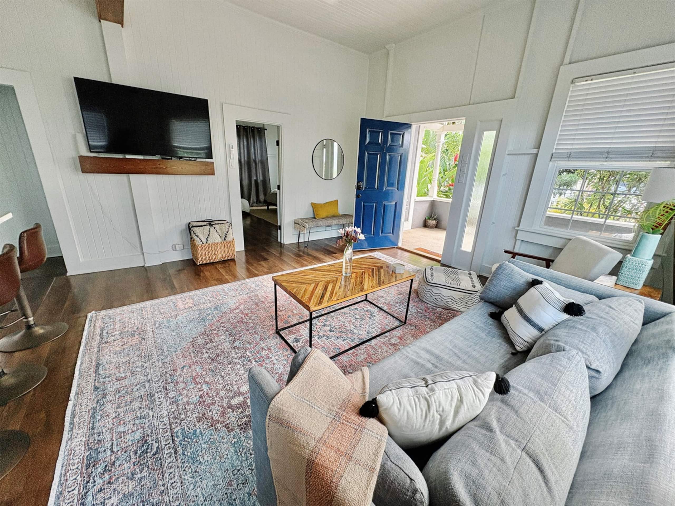 The Blue Door on Church Street | Vintage 1BR Villa - Image 9