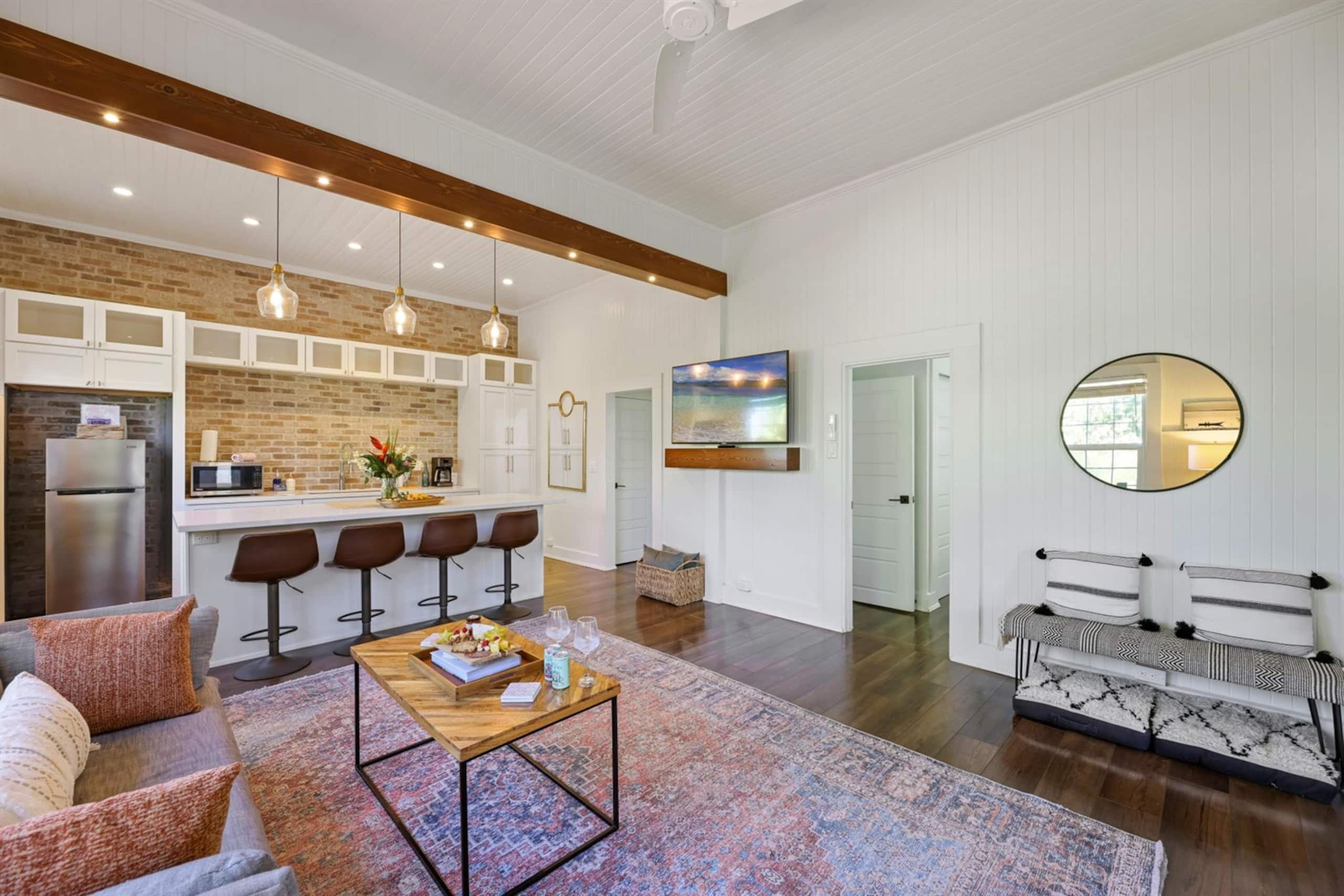 The Blue Door on Church Street | Vintage 1BR Villa - Image 1