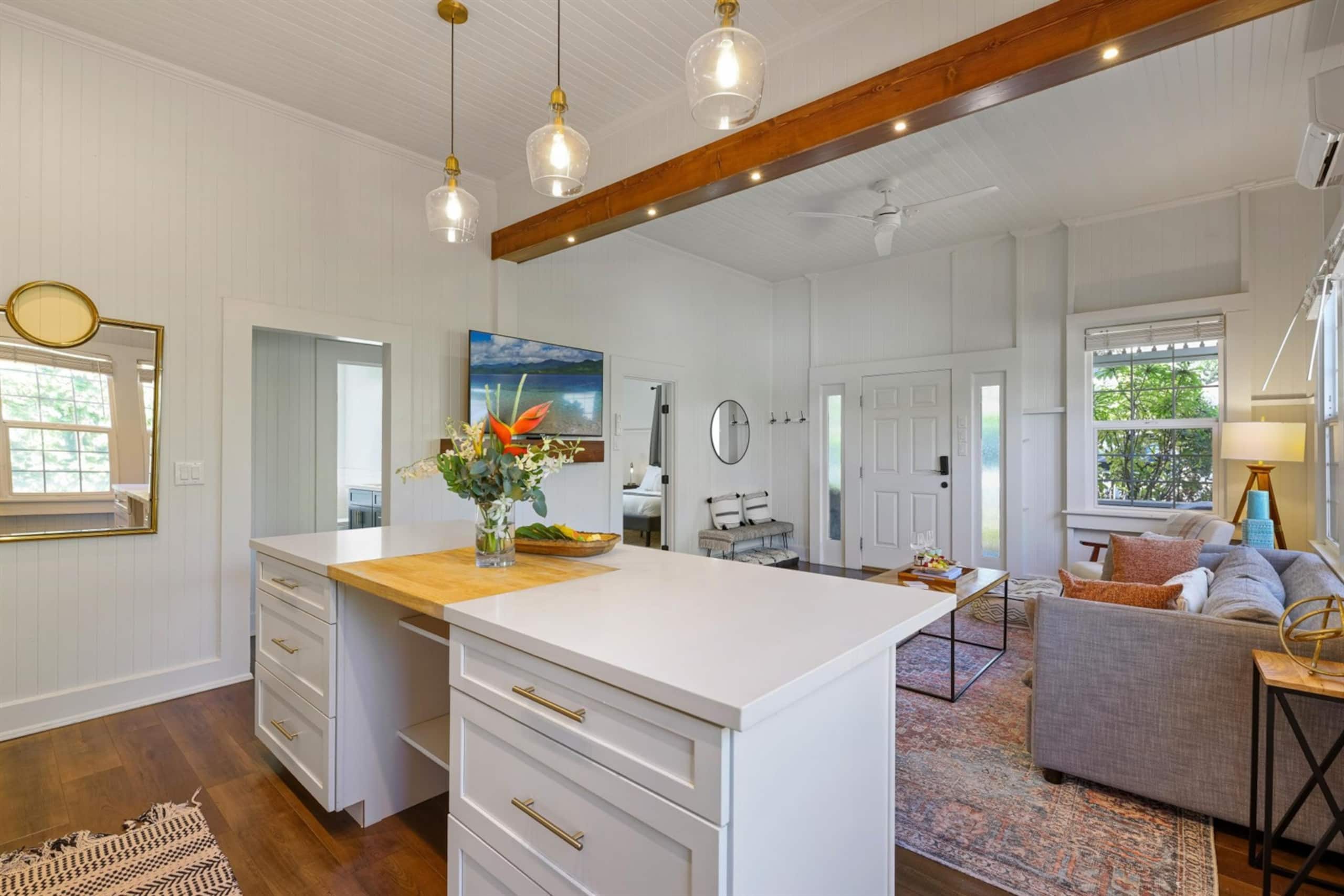 The Blue Door on Church Street | Vintage 1BR Villa - Image 15