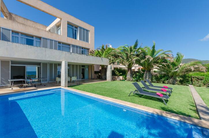 Port Nou gallery image 3