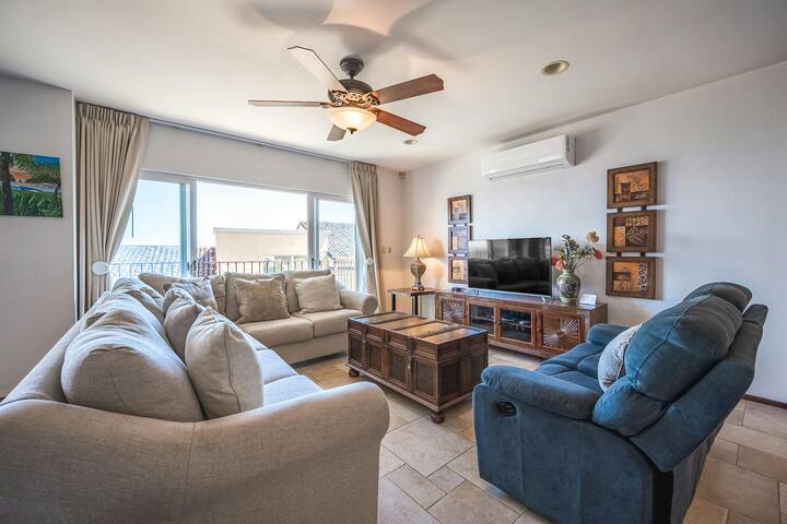 Relaxing 3BR Oceanview Condo | 2 Balconies