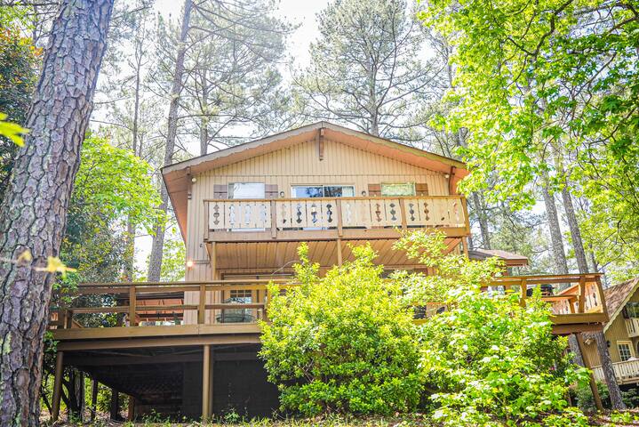 Pinemountain Club Chalets Resort managed Airbnb listing 3