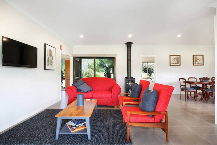 White Gum Unit, Belaradah, Stefani Estate Vineyard gallery image 4