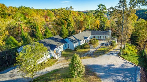 Hemlock Hill | Large Home| Mtn Views | Sleeps 23!