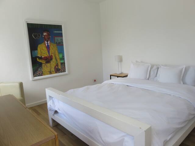 Cape white villa – Family & Friends suite gallery image 2