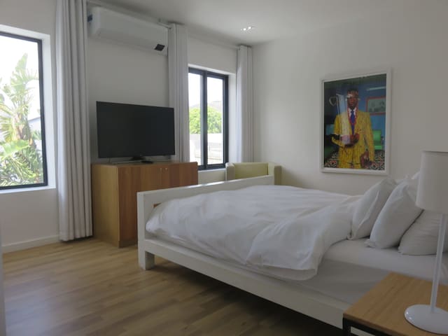 Cape white villa – Family & Friends suite