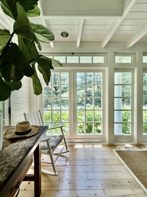 Historic Designer Farmhouse - Sea Forest Sky Relax