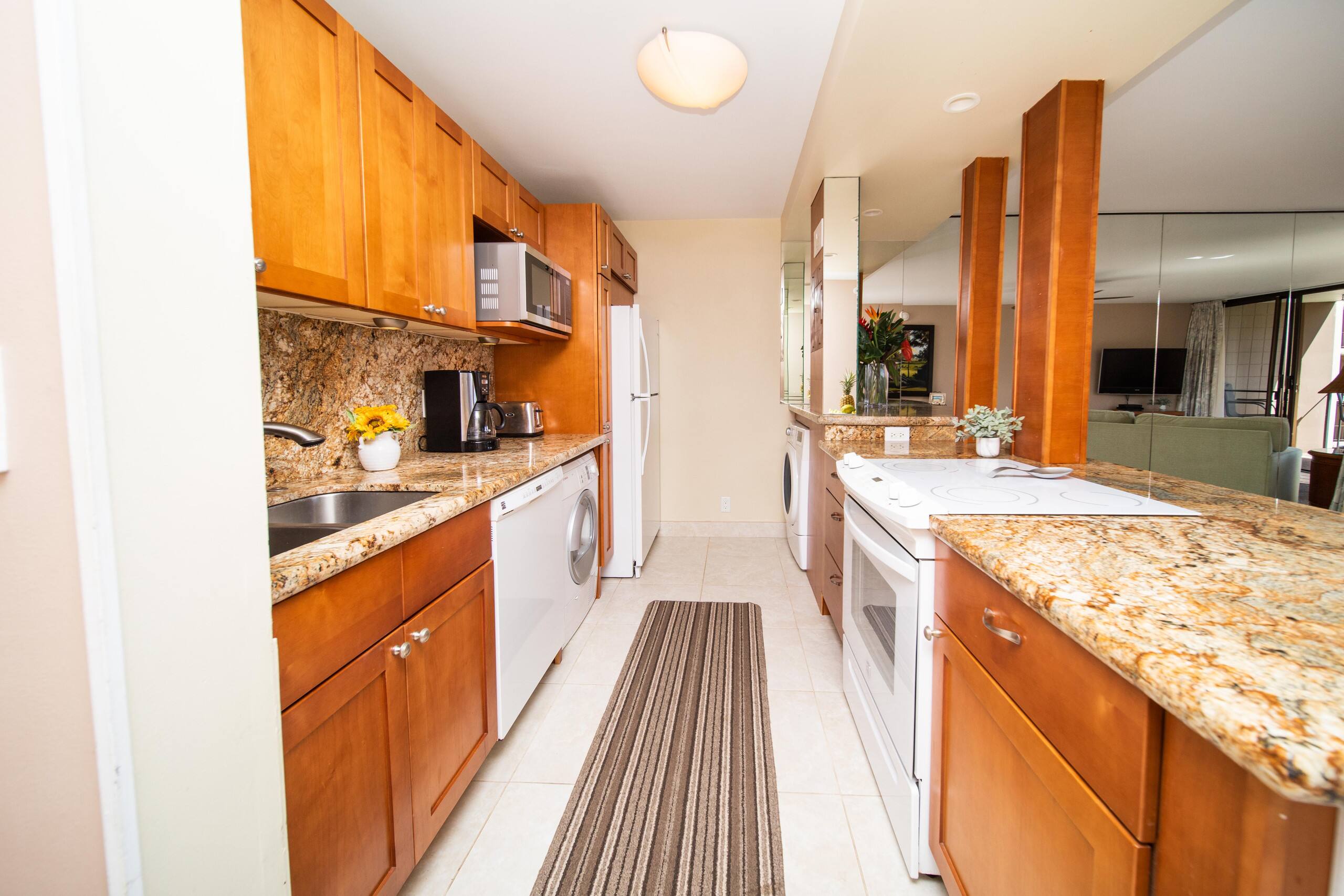 Condo in Lahaina · ★4.77 · 1 bedroom · 2 beds · 1 bath - Image 11