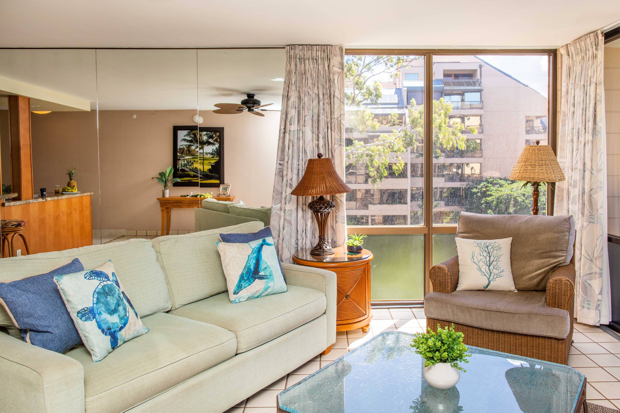 Condo in Lahaina · ★4.77 · 1 bedroom · 2 beds · 1 bath - Image 2