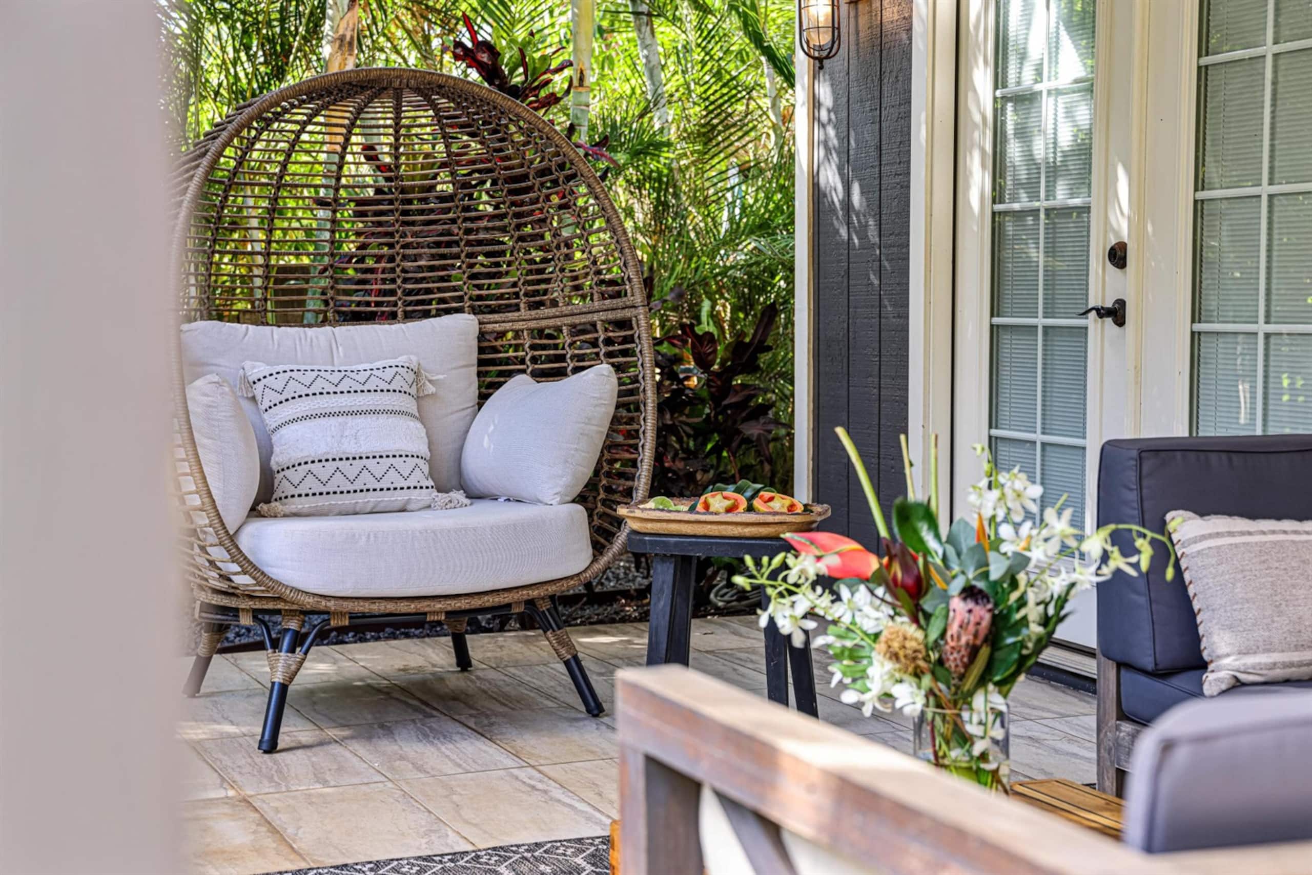 The Blue Door on Church Street | Maui Garden Suite - Image 13