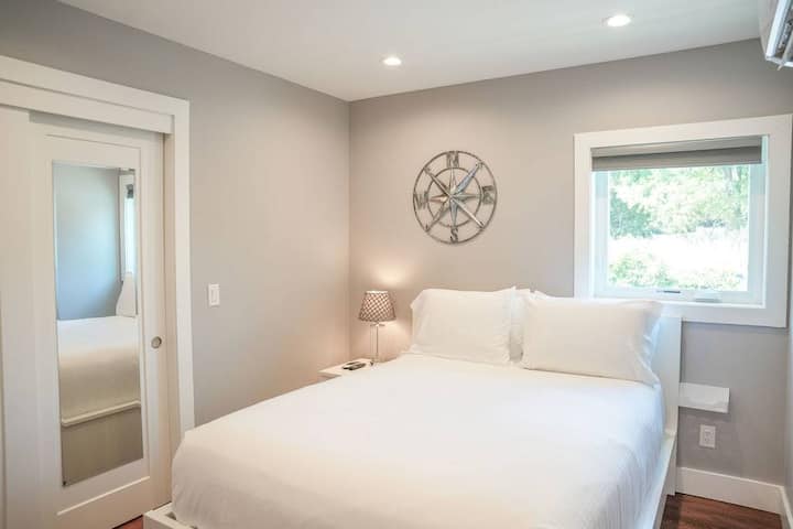 Queen Bedroom 2- A restful space for a quiet night’s sleep.