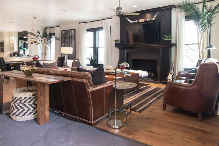 Clarksville Elevated Luxury – Stevie Ray Estate!