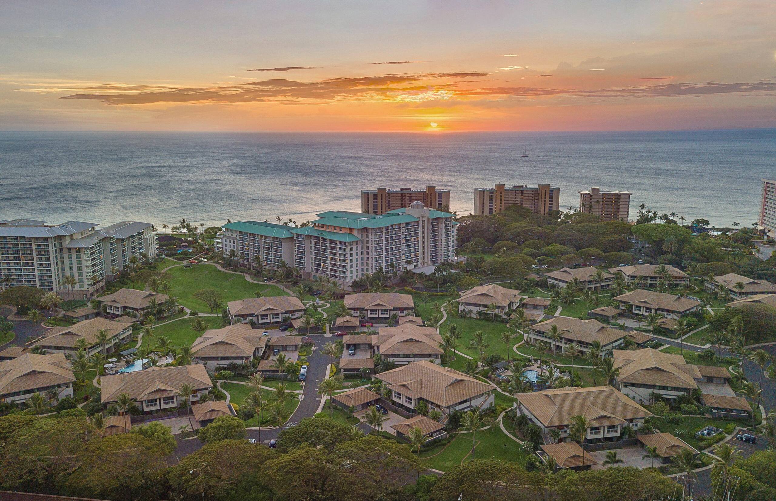 Condo in Lahaina · ★4.91 · 3 bedrooms · 4 beds · 3 baths - Image 35