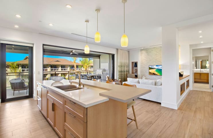 Maui Resort Rentals: Luana Garden Villas 2C