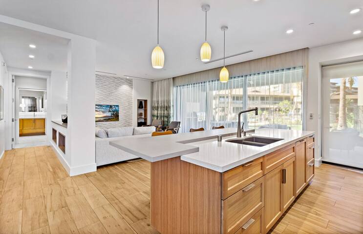 Maui Resort Rentals: Luana Garden Villas 4B