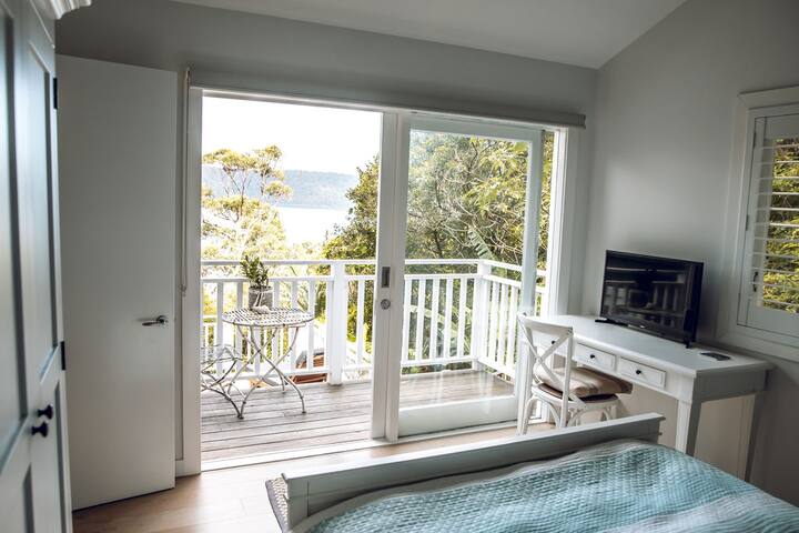 Blue Salt – exquisite views with pool & spa gallery image 5