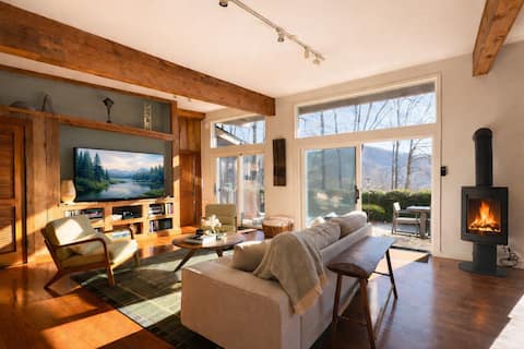 Stunning Views: 2 King Suites+Fire Pit+Fast WiFi