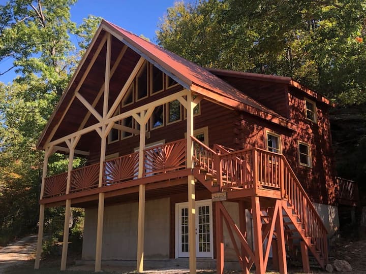 Twin Arch Cabin • Valley Views, Hot Tub, Pets OK - Cabins for Rent